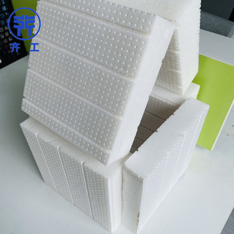 擠塑板使用時(shí)會(huì)出現(xiàn)哪些常見(jiàn)問(wèn)題